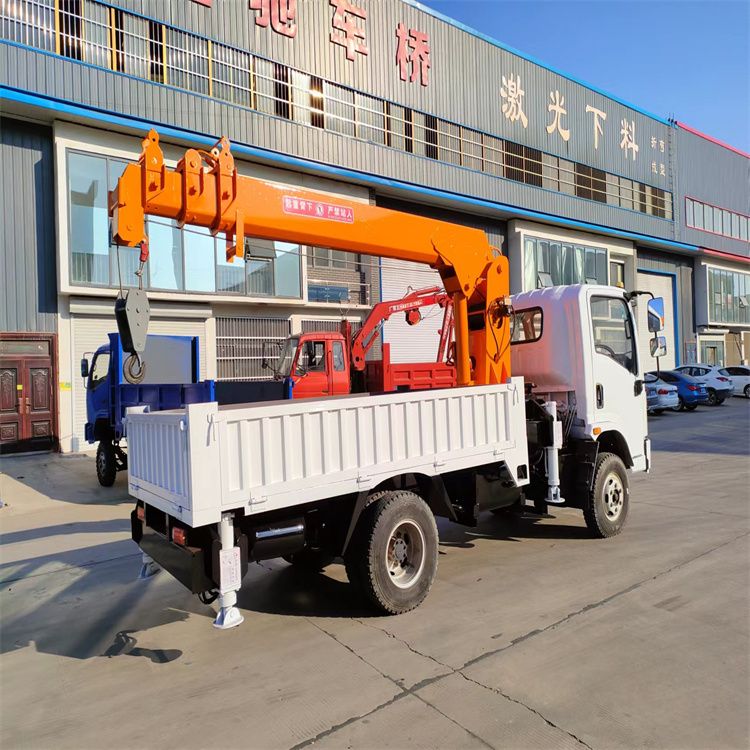 泰山区三轮随车吊定制 农用改装机自备吊中瑞长期出售