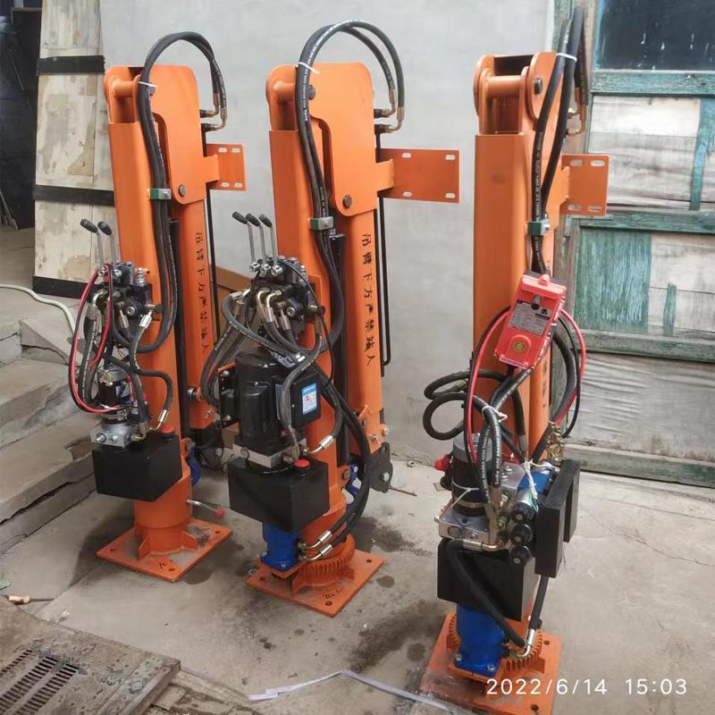 泰山区重汽蓝牌随车吊 3.2吨 国六动力强 液压驱动 农用自卸起重机